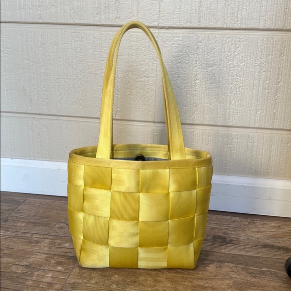 Harveys Handbags - Harvey’s Seatbelt Bag Small Tote TaxiCab Yellow